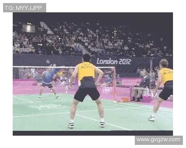 提升羽毛球双打配合技巧的关键策略与训练方法探讨