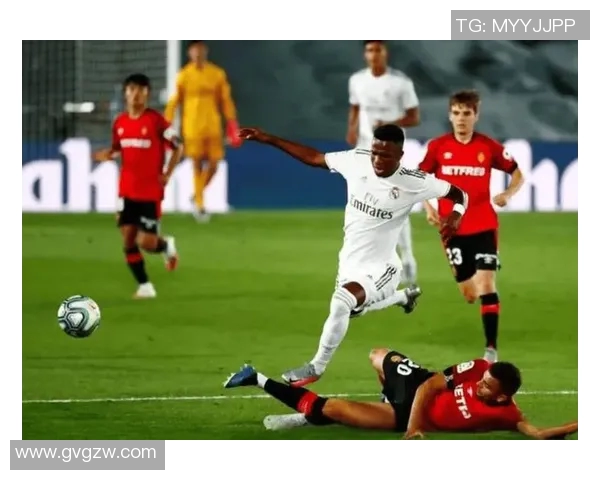 巴伦西亚逆袭成功，球迷欢呼脱离保级区