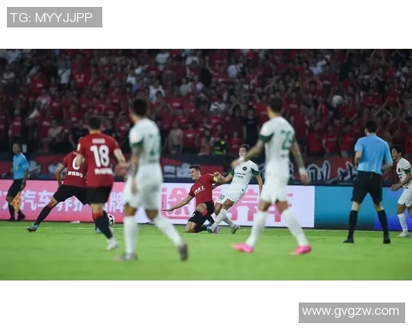 艾克森关键补射助力广州队逆转成都蓉城展现绝佳状态