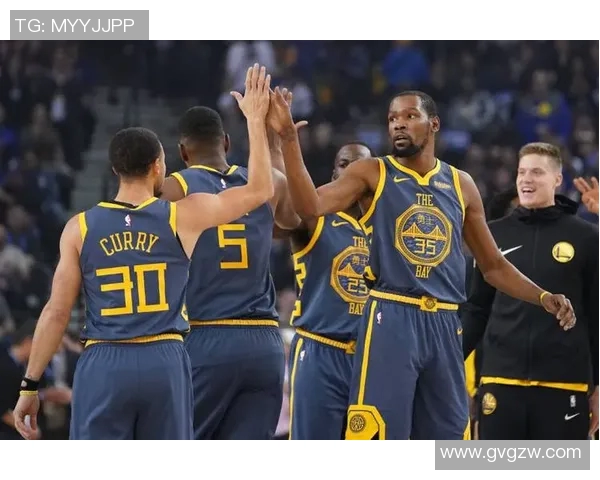 独行侠主场再胜勇士，系列赛2-1领先，季后赛形势愈发明朗