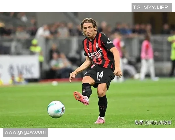 意甲赛场再起波澜,AC米兰击败那不勒斯跻身榜首位置 意甲赛场再起波澜,AC米兰击败那不勒斯跻身榜首位置